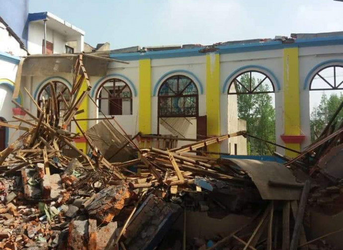 Macerie di una chiesa distrutta nello Hubei Macerie di una chiesa distrutta nello Hubei