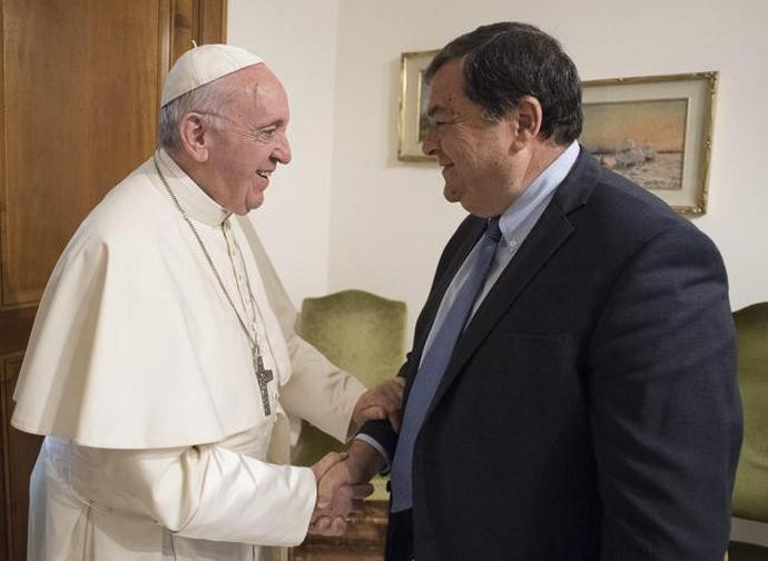 Papa Francesco con Guido Gentili, direttore del Sole 24 Ore Papa Francesco con Guido Gentili, direttore del Sole 24 Ore