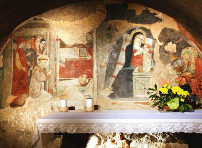 La cappella del presepio a Greccio La cappella del presepio a Greccio