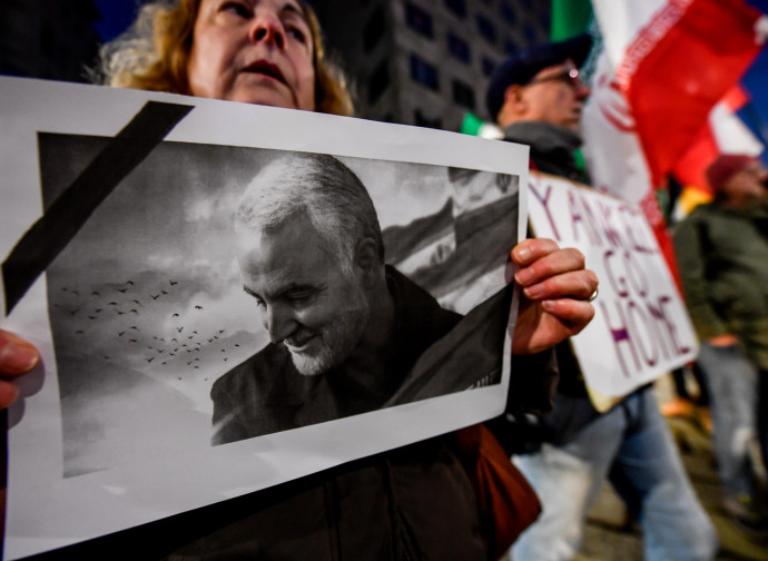 Manifestazione sotto il consolato Usa a Milano, 6 gennaio 2020 Manifestazione sotto il consolato Usa a Milano, 6 gennaio 2020