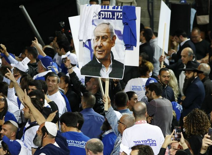 Israele, sostenitori di Netanyahu in piazza Israele, sostenitori di Netanyahu in piazza