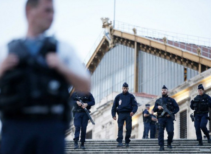 Polizia a Marsiglia dopo l'attacco Polizia a Marsiglia dopo l'attacco