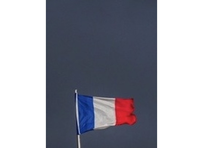 Nere nubi sulla bandiera francese Nere nubi sulla bandiera francese