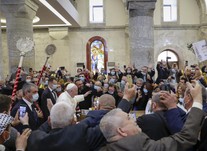 Papa Francesco nella basilica di Qaraqosh Papa Francesco nella basilica di Qaraqosh