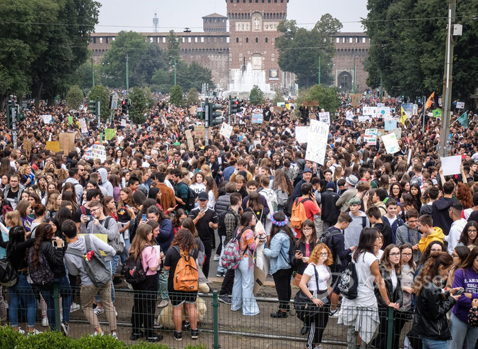 Lo sciopero per il clima a Milano Lo sciopero per il clima a Milano