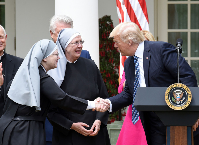 Trump incontro le Piccole Sorelle dei Poveri Trump incontro le Piccole Sorelle dei Poveri